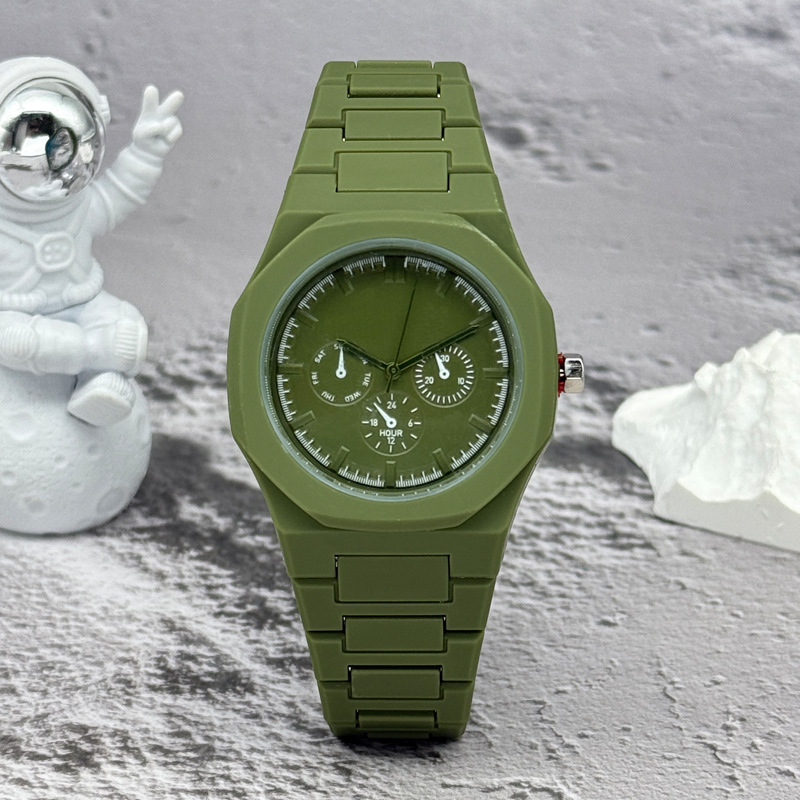 Zegarek damski i męski znanej  – Luxury Watch Magazine recenzja i cena